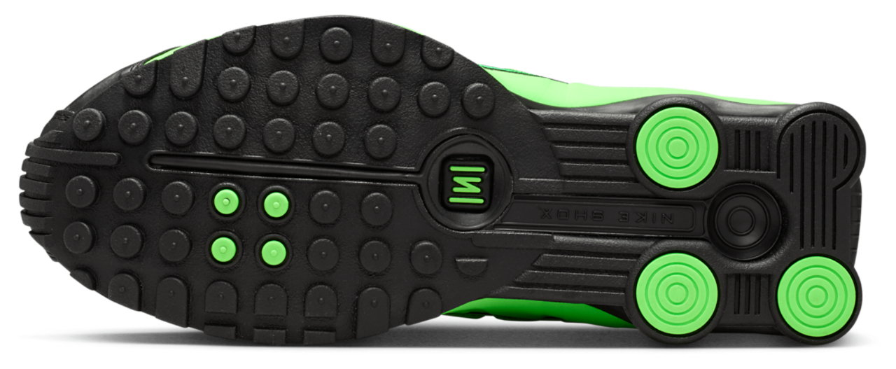 Nike Shox R4 Image 5 of 8. Tap to open photo gallery.