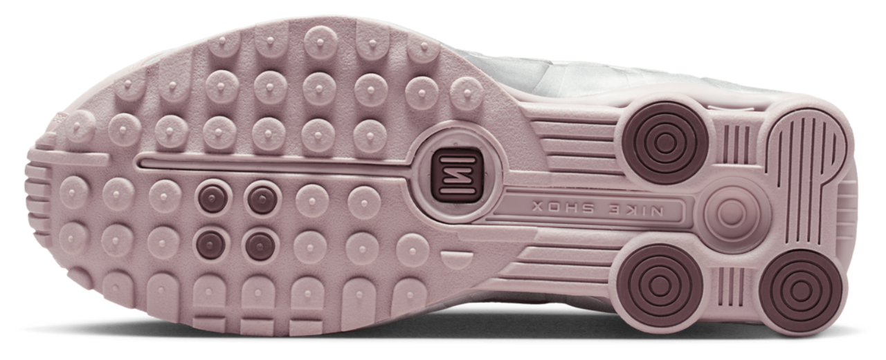 Nike Shox R4 Image 5 of 8. Tap to open photo gallery.