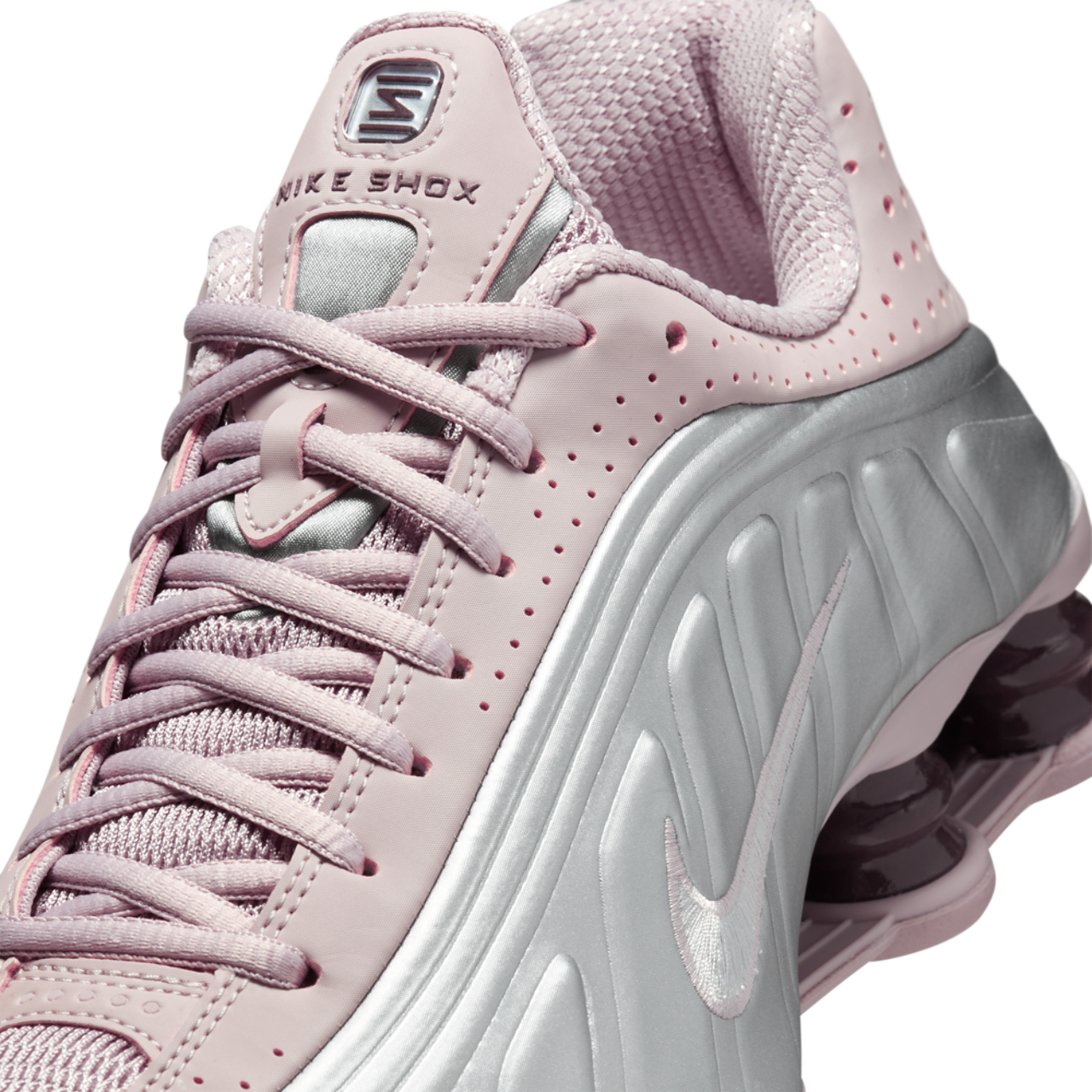 Nike Shox R4 Image 7 of 8. Tap to open photo gallery.