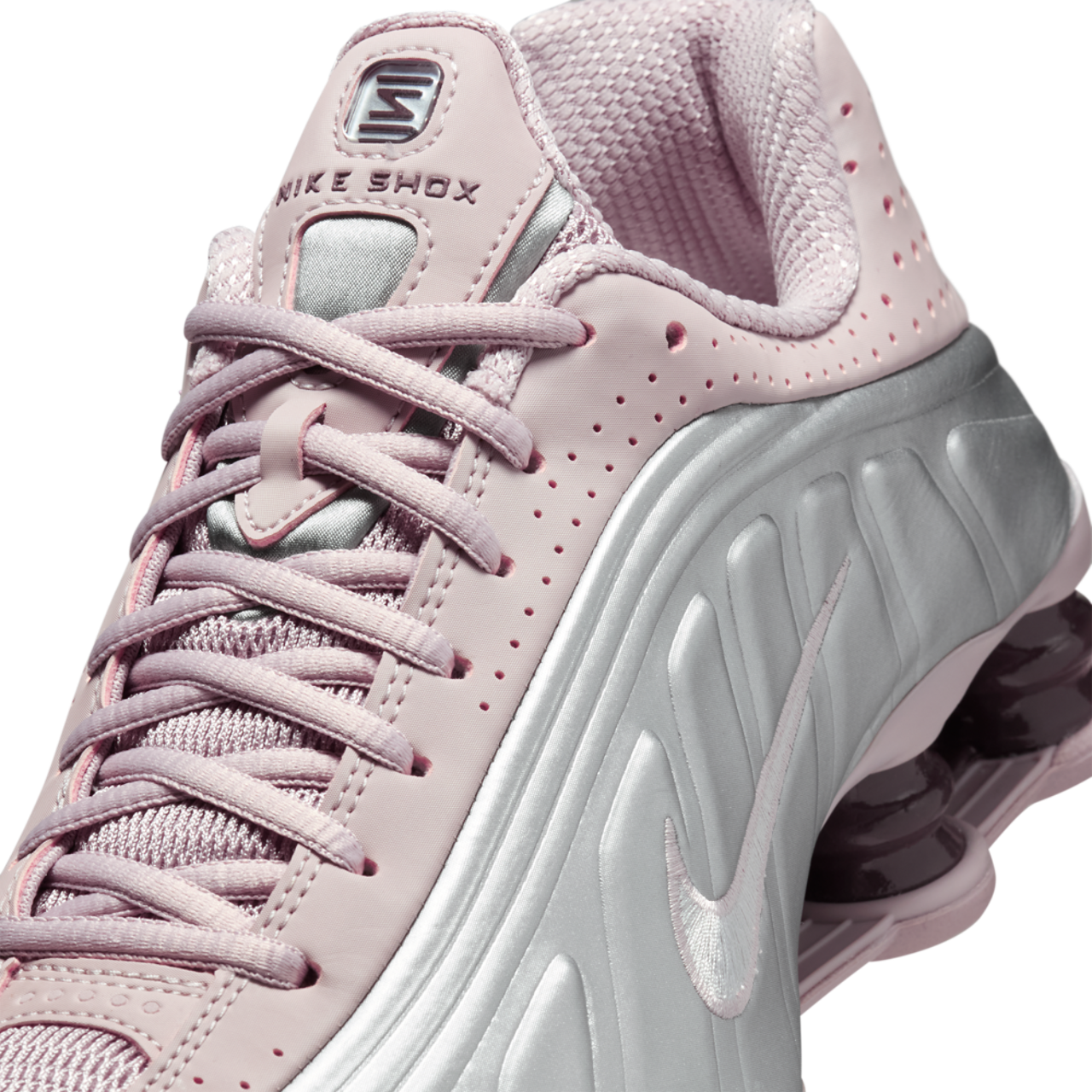 Nike Shox R4 Image 7 of 8. Tap to open photo gallery.