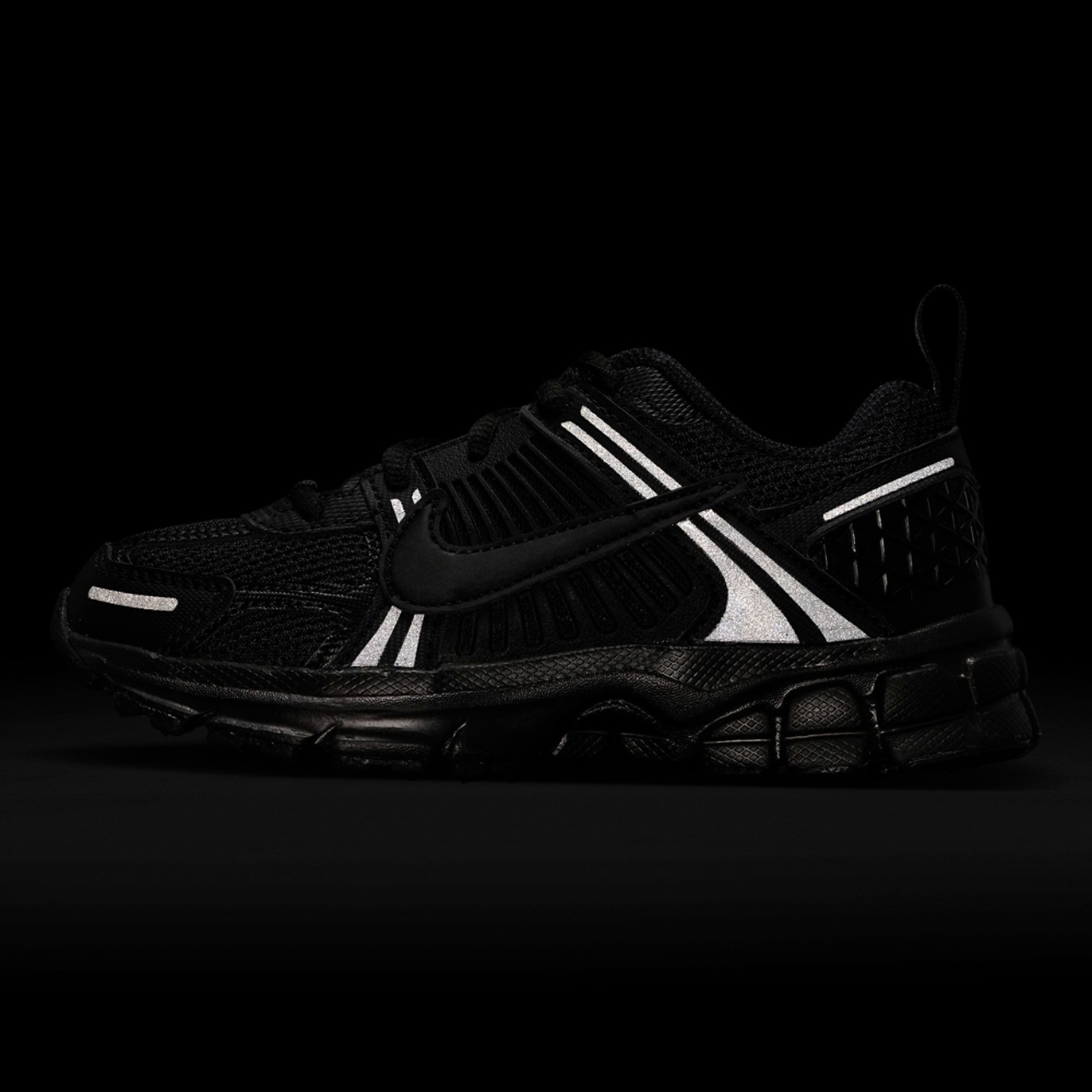 Nike Vomero 5 Lace Image 6 of 6. Tap to open photo gallery.