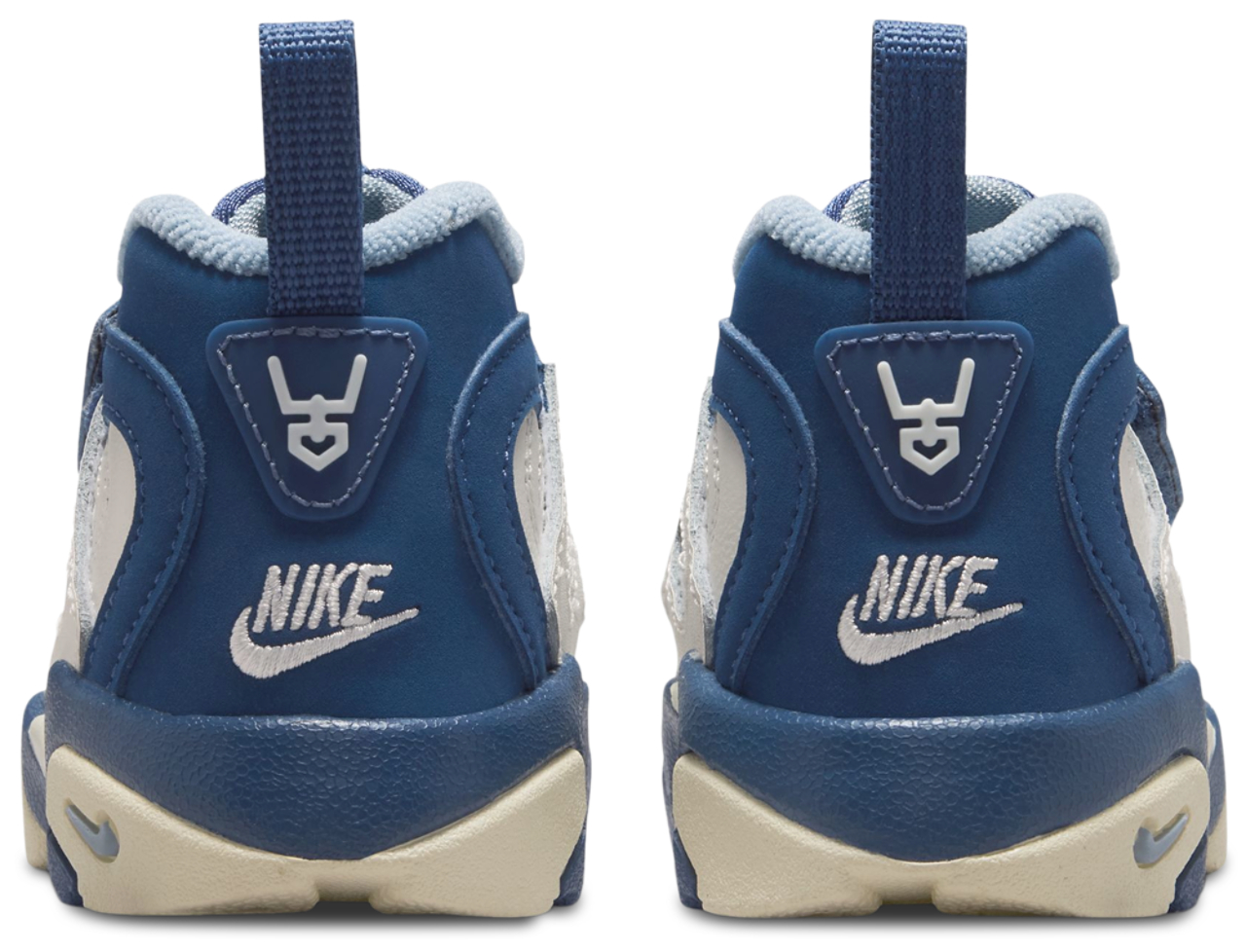 Nike Air Diamond Turf II Image 3 of 5. Tap to open photo gallery.