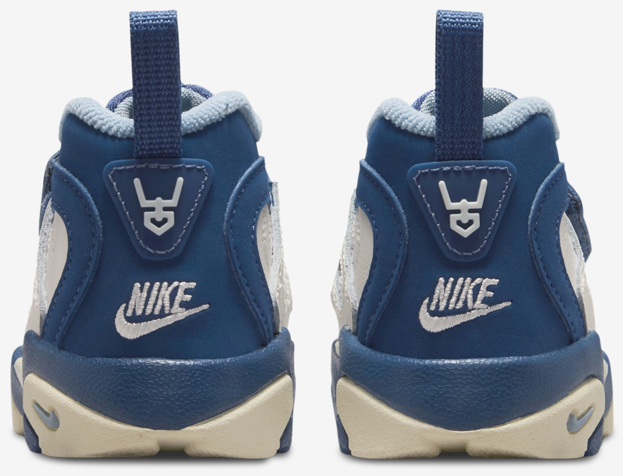 Nike Air Diamond Turf II Image 3 of 5. Tap to open photo gallery.