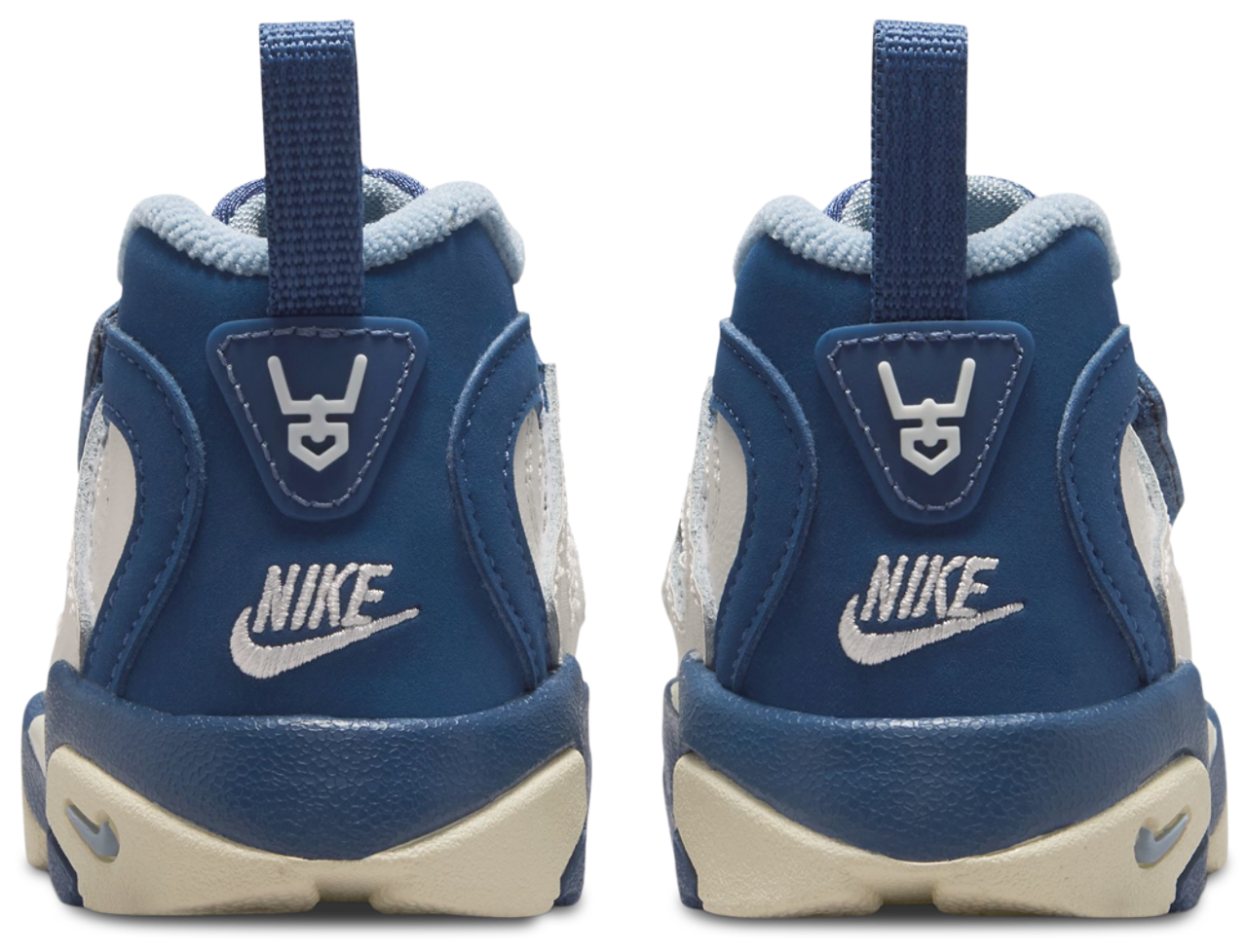 Nike Air Diamond Turf II Image 3 of 5. Tap to open photo gallery.