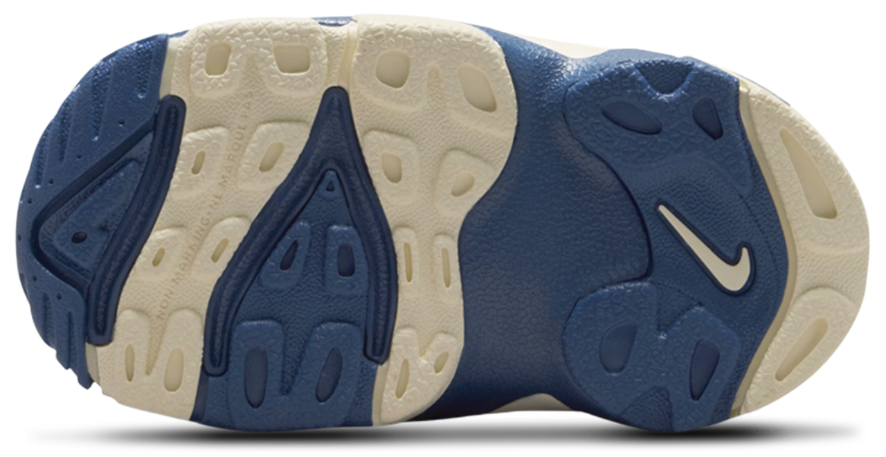 Nike Air Diamond Turf II Image 5 of 5. Tap to open photo gallery.