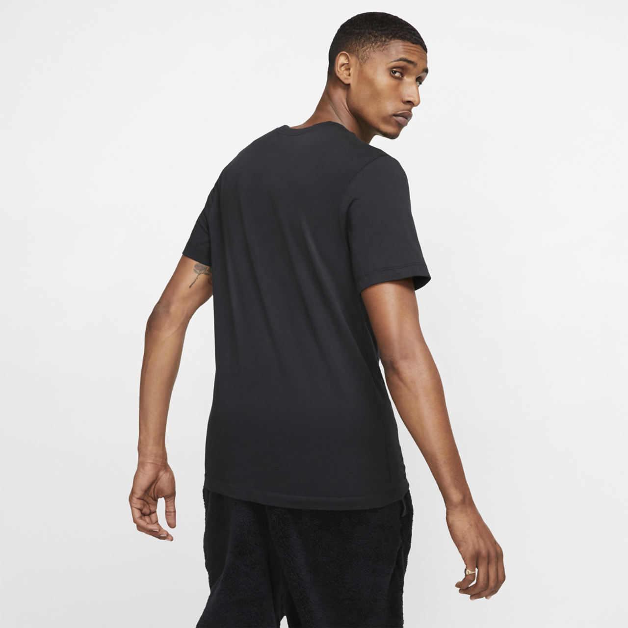 Nike NSW Club Short Sleeve T-Shirt Image 4 of 5. Tap to open photo gallery.