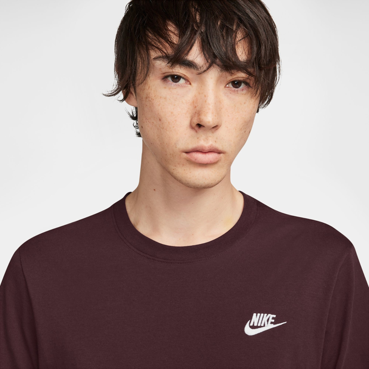 Nike NSW Club Short Sleeve T-Shirt Image 4 of 4. Tap to open photo gallery.