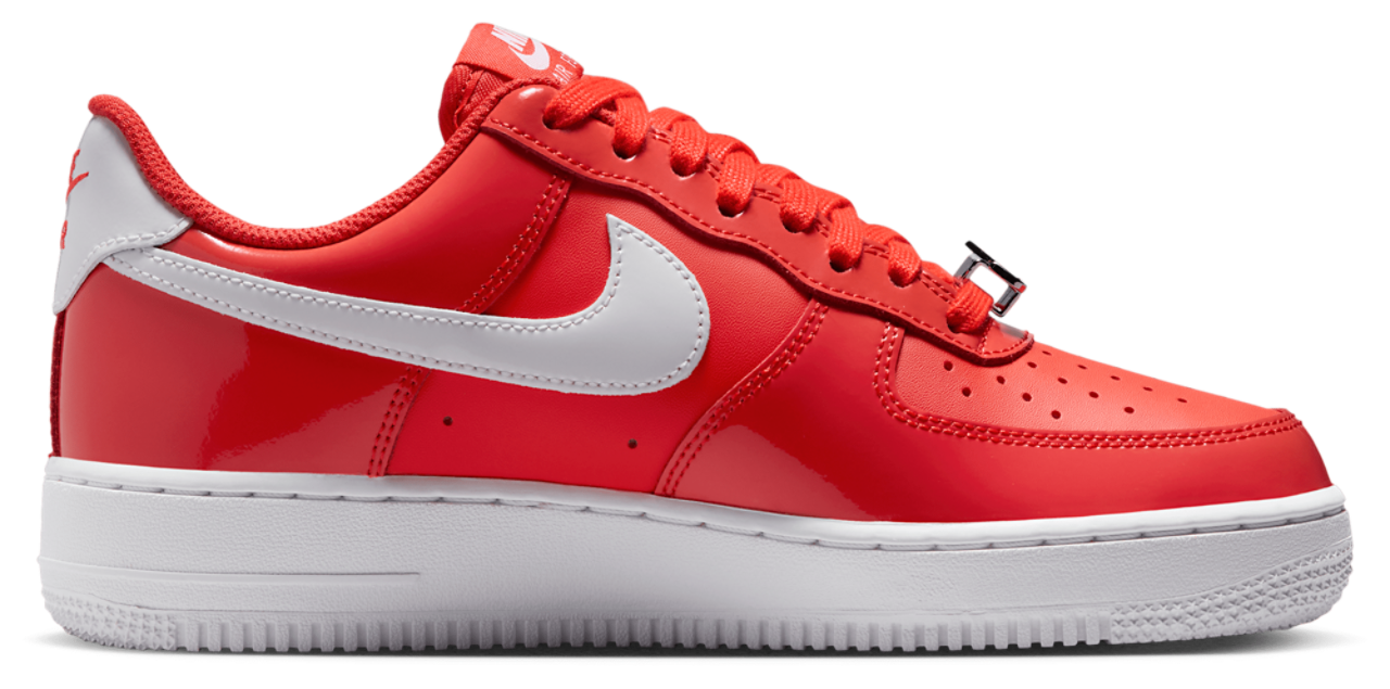 Nike Air Force 1 '07 SE Image 1 of 5. Tap to open photo gallery.