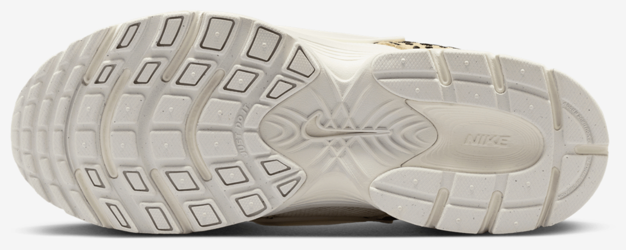 Nike V5 RNR Suede XLPD Image 5 of 5. Tap to open photo gallery.