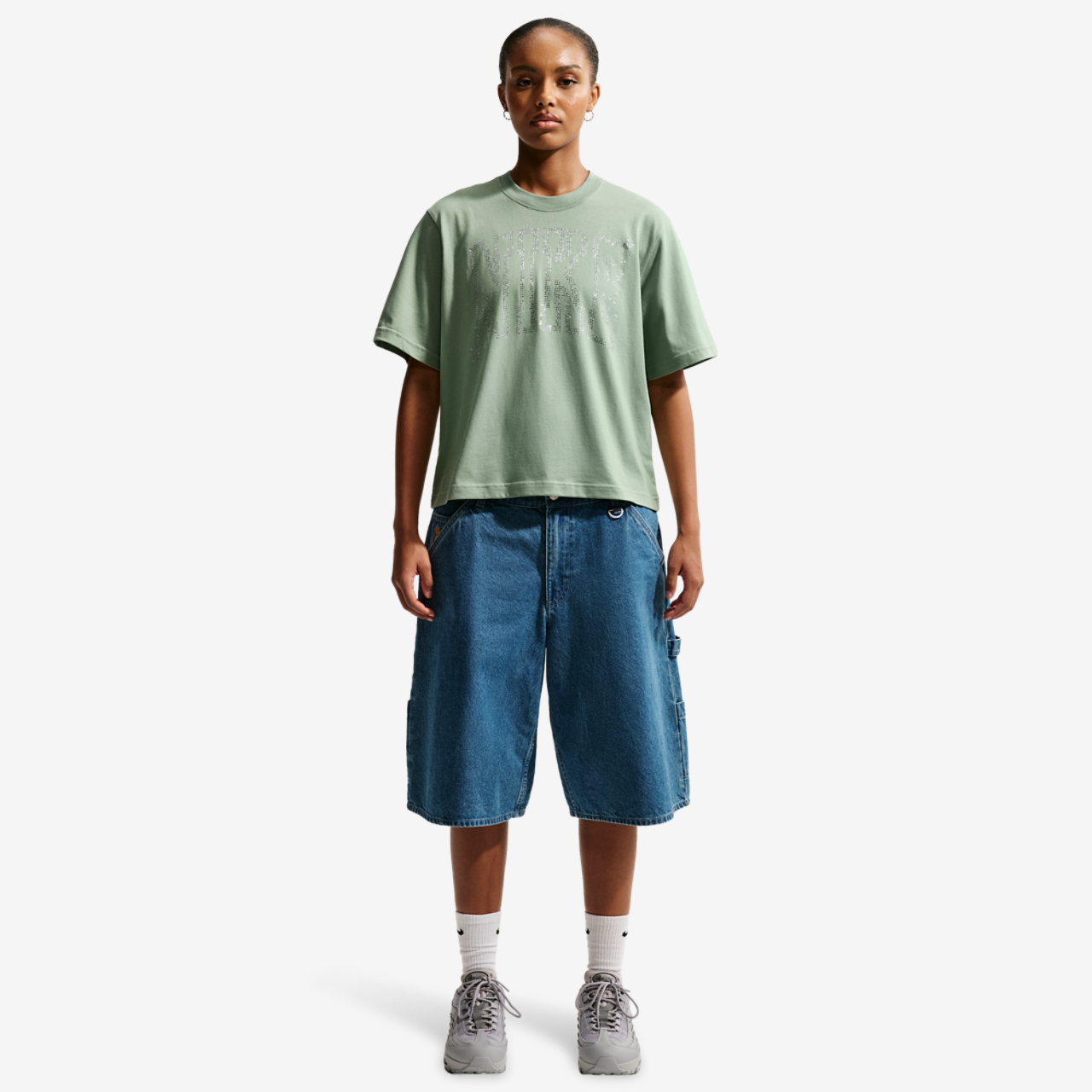 Nike NSW Classic Boxy ST7 Bling T-Shirt Image 3 of 4. Tap to open photo gallery.