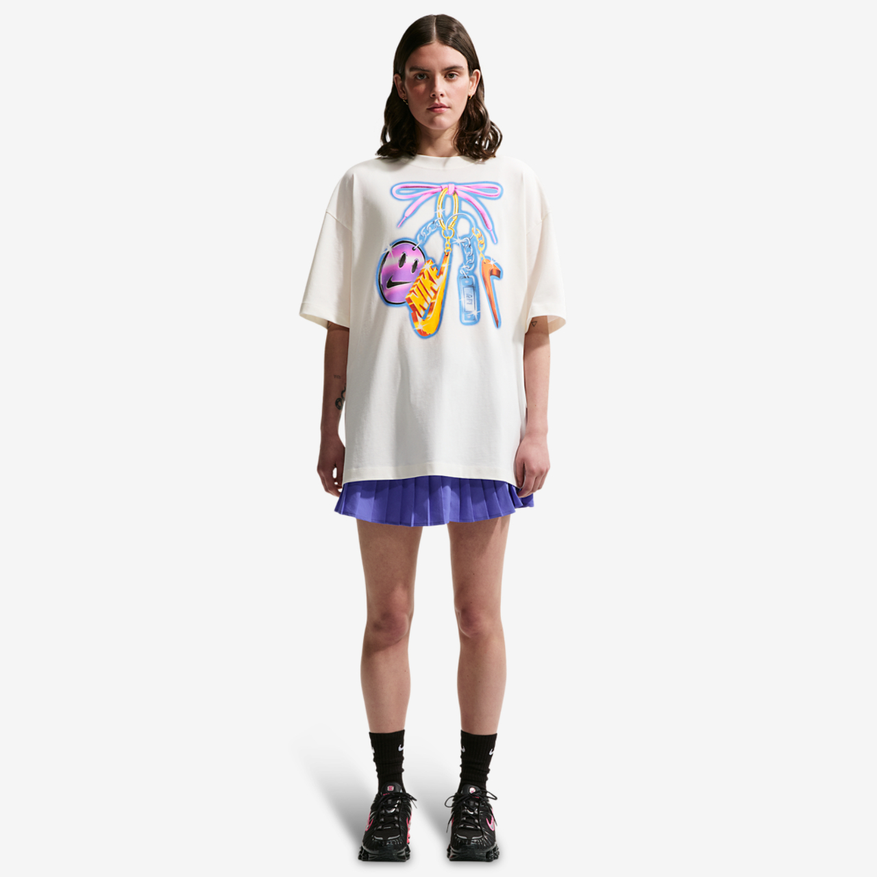Nike NSW Classic Oversize Tee Image 3 of 4. Tap to open photo gallery.