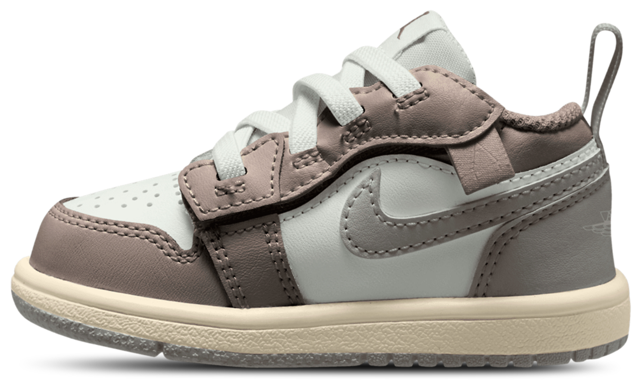 Jordan AJ 1 Low Alt  Image 2 of 4. Tap to open photo gallery.