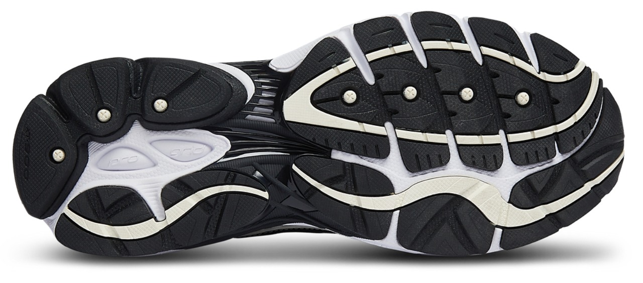 Saucony Progrid Omni 9 Image 5 of 5. Tap to open photo gallery.