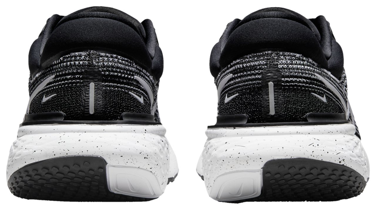 Nike ZoomX Invincible Run Flyknit Image 3 of 5. Tap to open photo gallery.