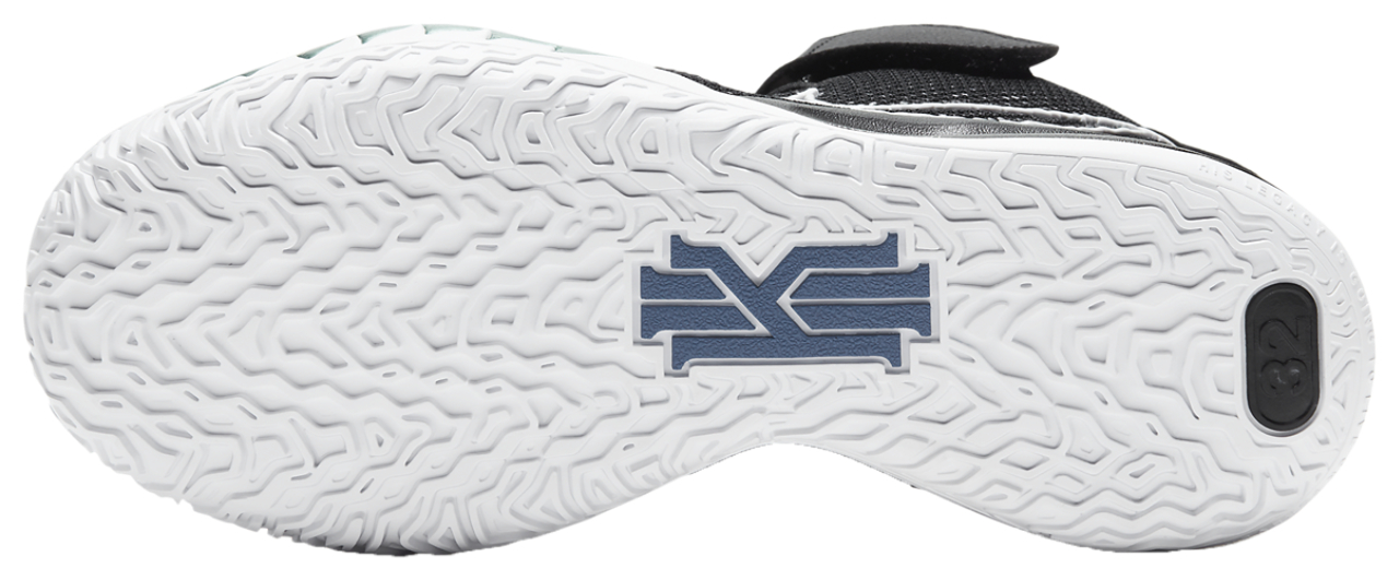 Nike Kyrie 7 Image 5 of 5. Tap to open photo gallery.