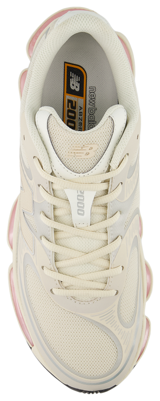 New Balance 2000 Image 3 of 4. Tap to open photo gallery.