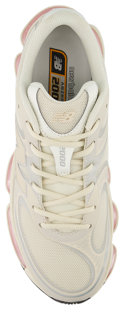 New Balance 2000 Image 3 of 4. Tap to open photo gallery.