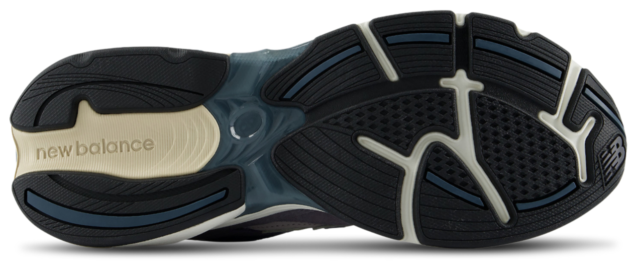 New Balance 2010 Image 4 of 5. Tap to open photo gallery.