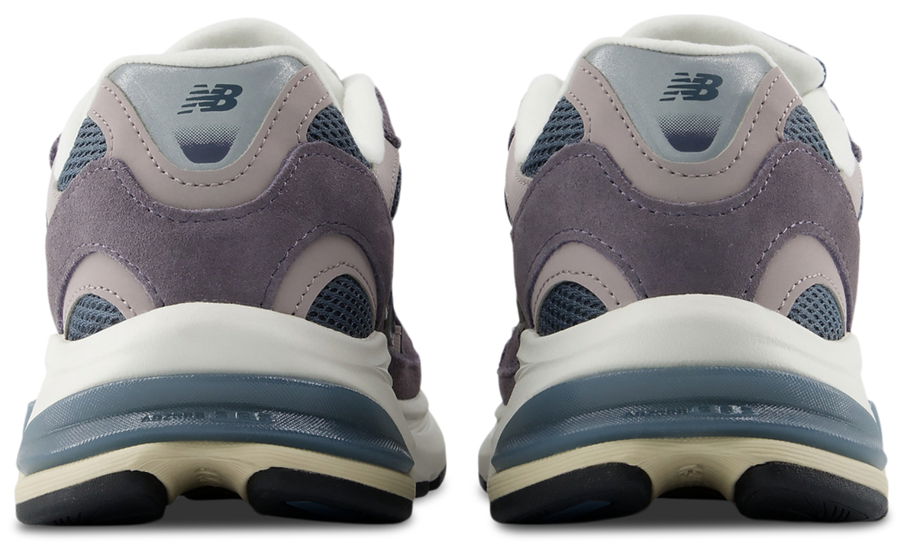 New Balance 2010 Image 5 of 5. Tap to open photo gallery.