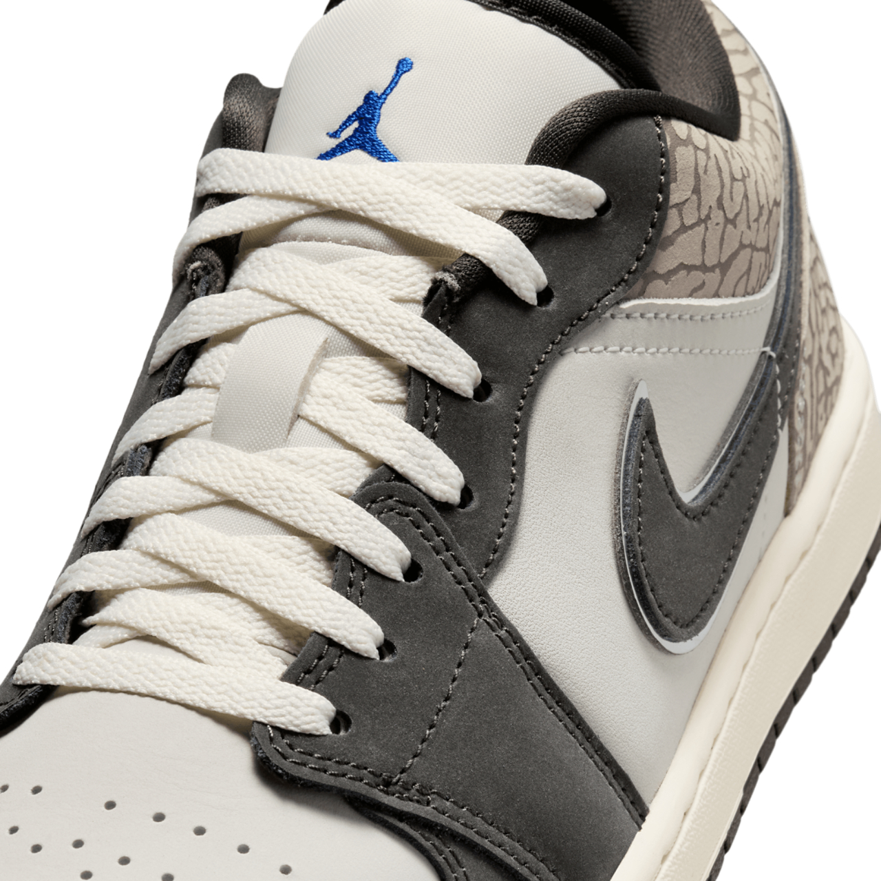 Jordan Air Jordan 1 Low SE V2 Brasil Image 7 of 9. Tap to open photo gallery.