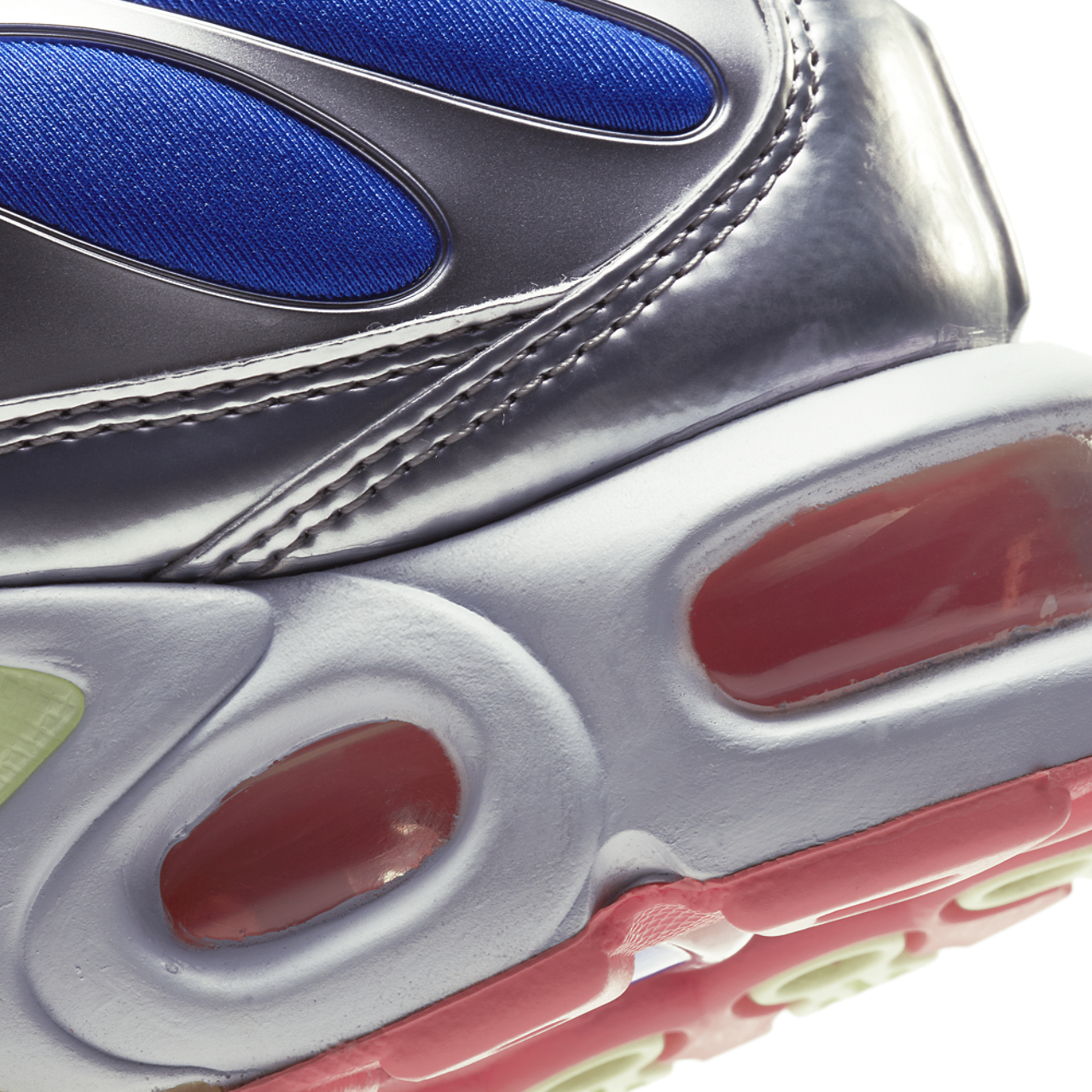 Nike Air Max Plus Image 7 of 7. Tap to open photo gallery.