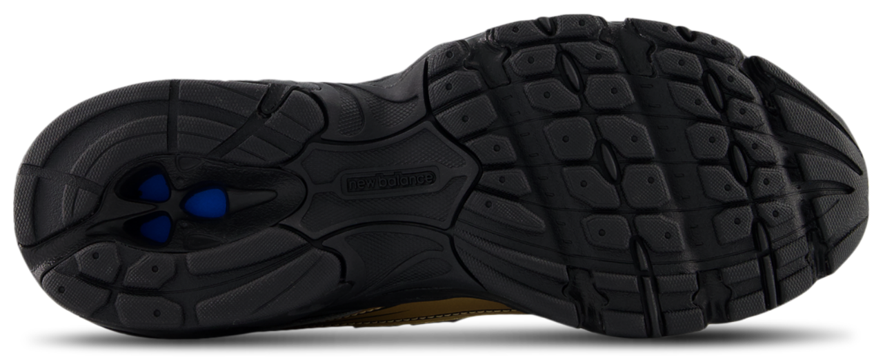 New Balance 740 Image 4 of 4. Tap to open photo gallery.