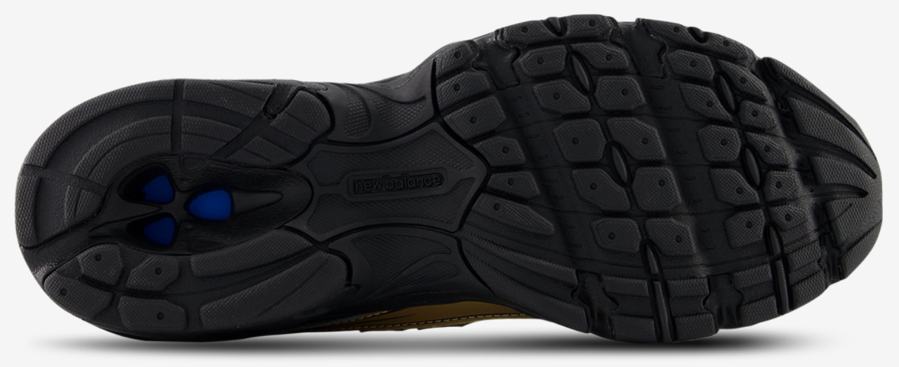 New Balance 740 Image 4 of 4. Tap to open photo gallery.