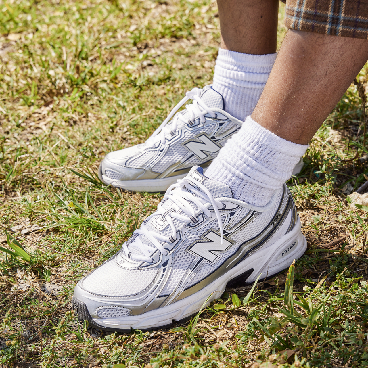 New Balance 740 Image 6 of 6. Tap to open photo gallery.