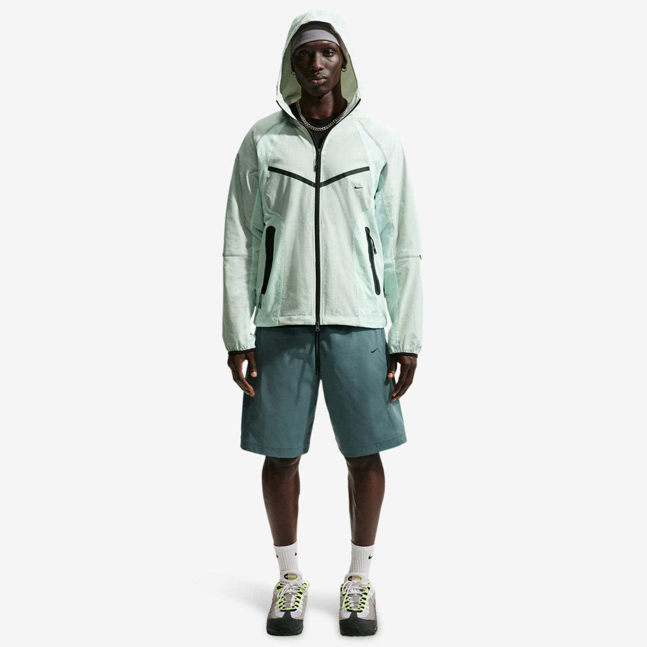 Nike Tech Drifit Woven CB FZ Windrunner Jacket Image 3 of 4. Tap to open photo gallery.