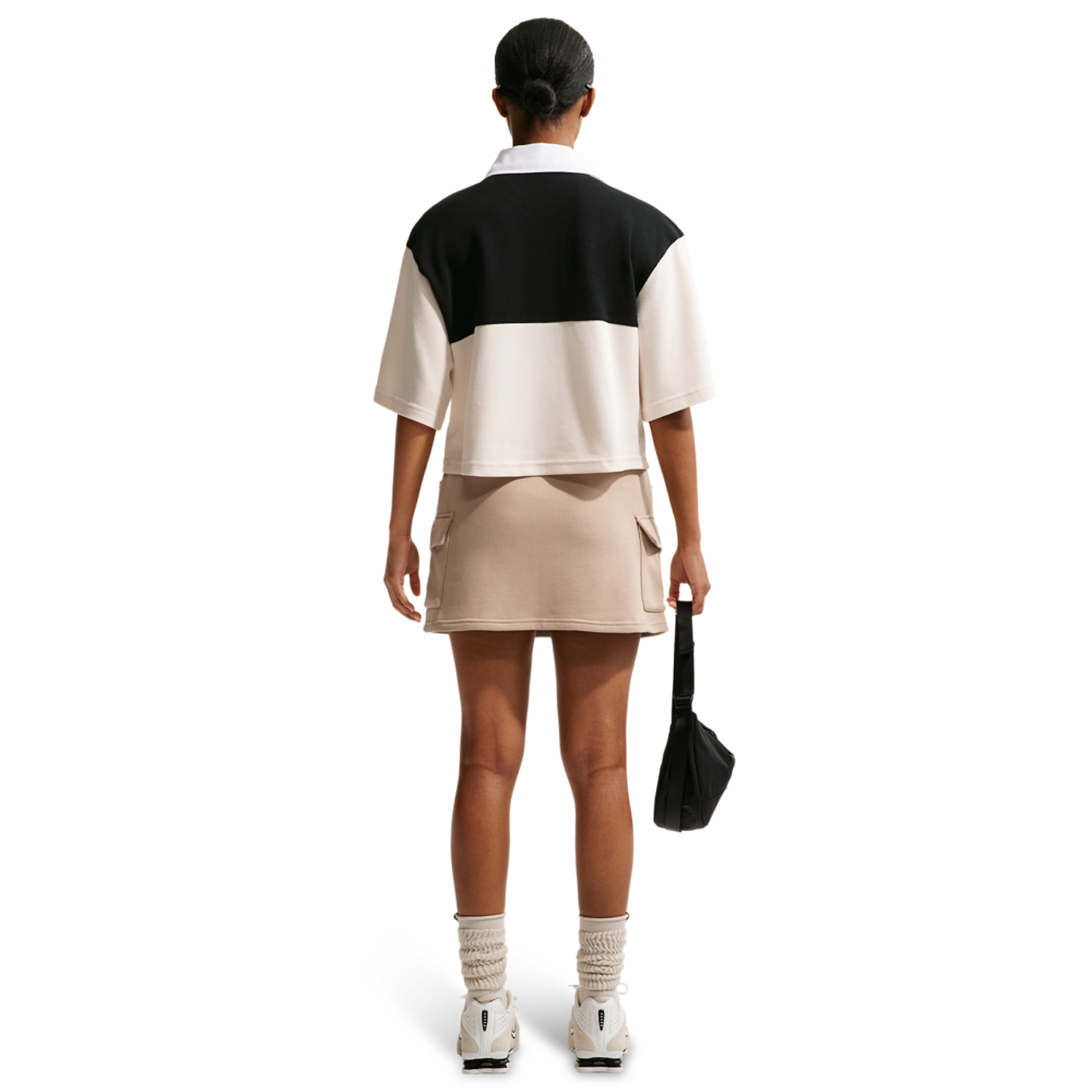 Nike NSW Phoenix Fleece Cargo Mini Skirt Image 4 of 4. Tap to open photo gallery.