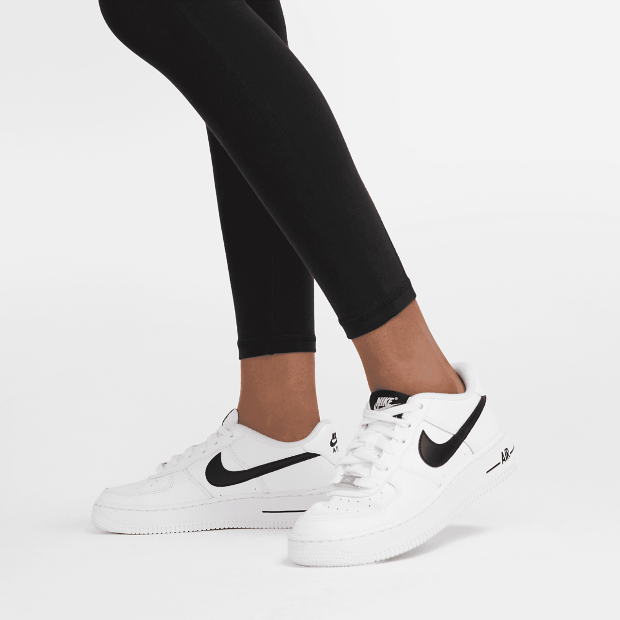 Nike High Waisted Leggings Image 6 of 6. Tap to open photo gallery.