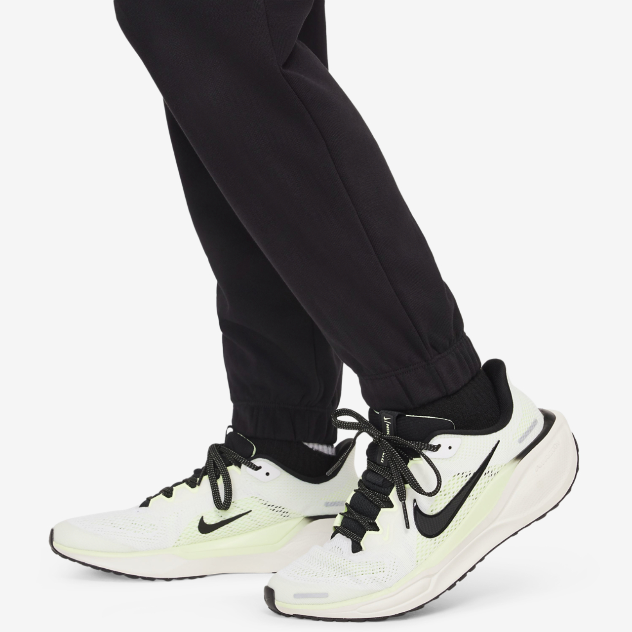 Nike Dri-FIT Fleece Joggers Image 6 of 6. Tap to open photo gallery.