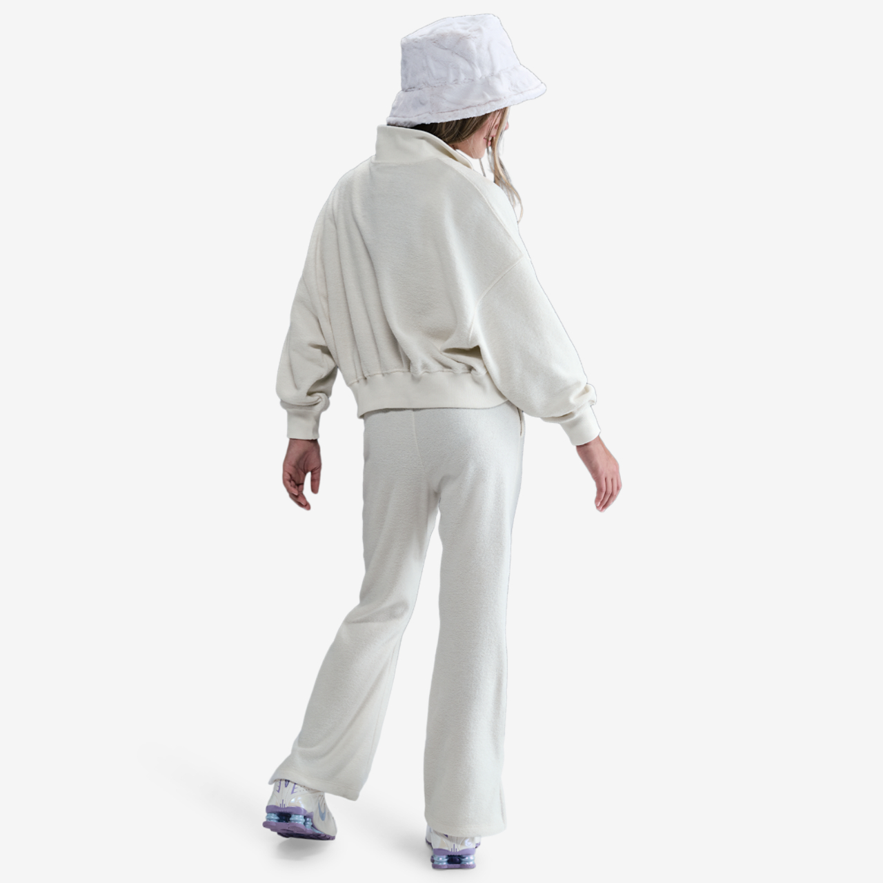 Nike NSW Fleece Cozy Pants Image 4 of 4. Tap to open photo gallery.