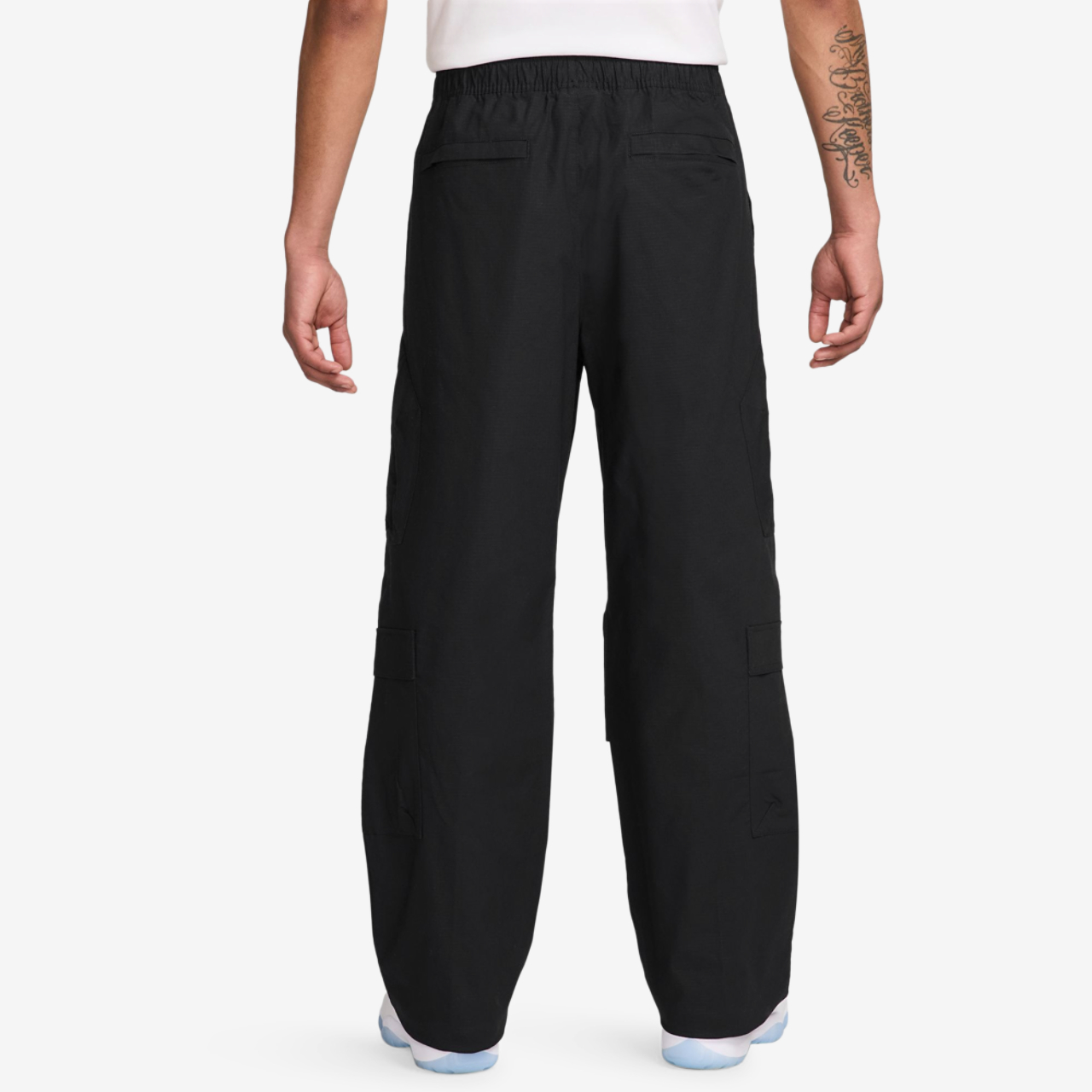 Jordan Flight Utility Pants Image 2 of 3. Tap to open photo gallery.