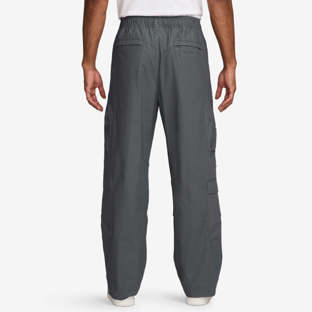 Jordan Flight Utility Pants Image 2 of 3. Tap to open photo gallery.