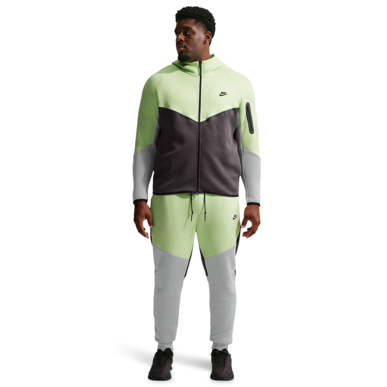 Nike Tech Fleece Joggers Image 6 of 10. Tap to open photo gallery.