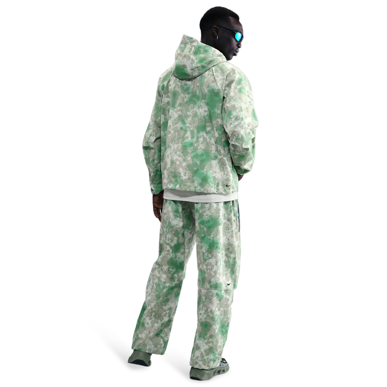 Nike Tech Woven Pant AOP Image 5 of 5. Tap to open photo gallery.