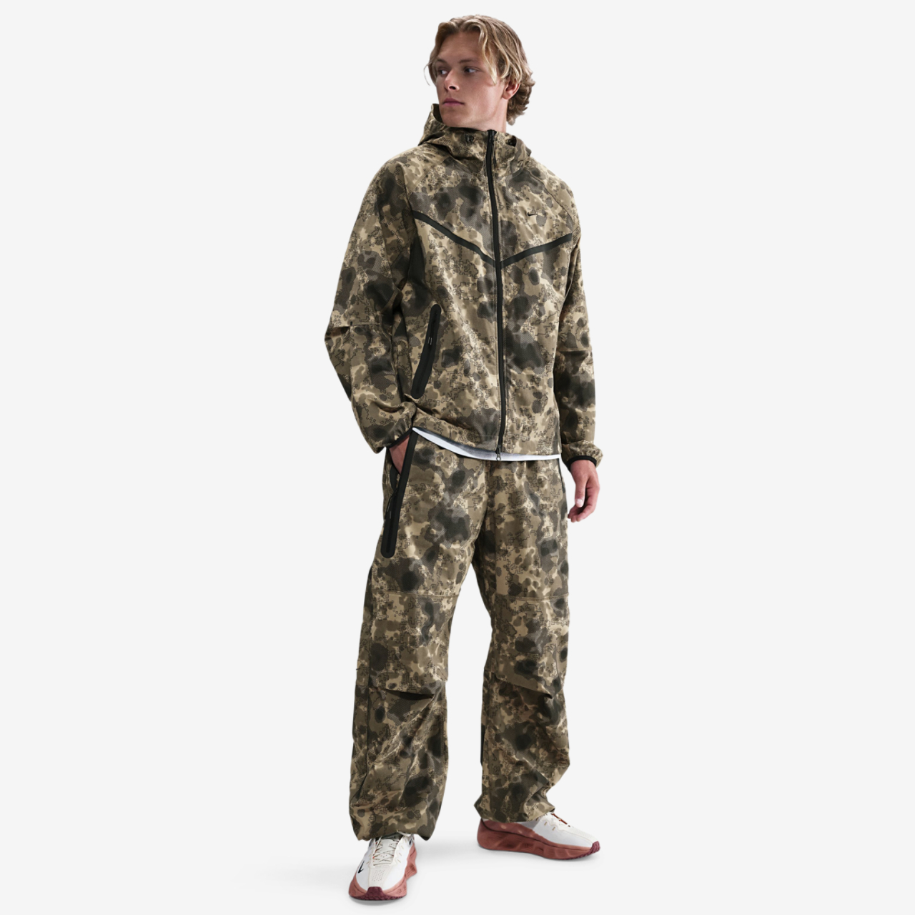 Nike Tech Woven Pant AOP Image 5 of 6. Tap to open photo gallery.