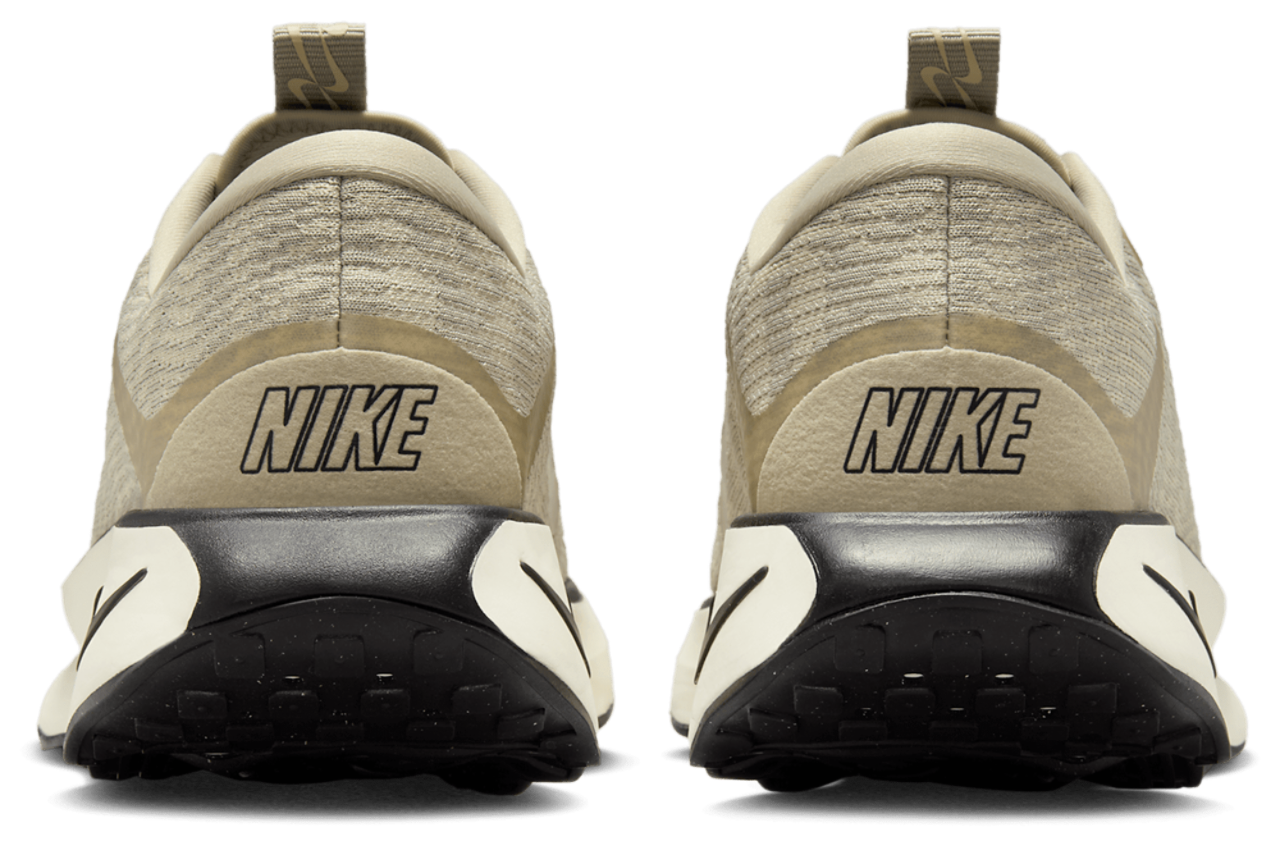 Nike Escape Momentum Image 3 of 5. Tap to open photo gallery.