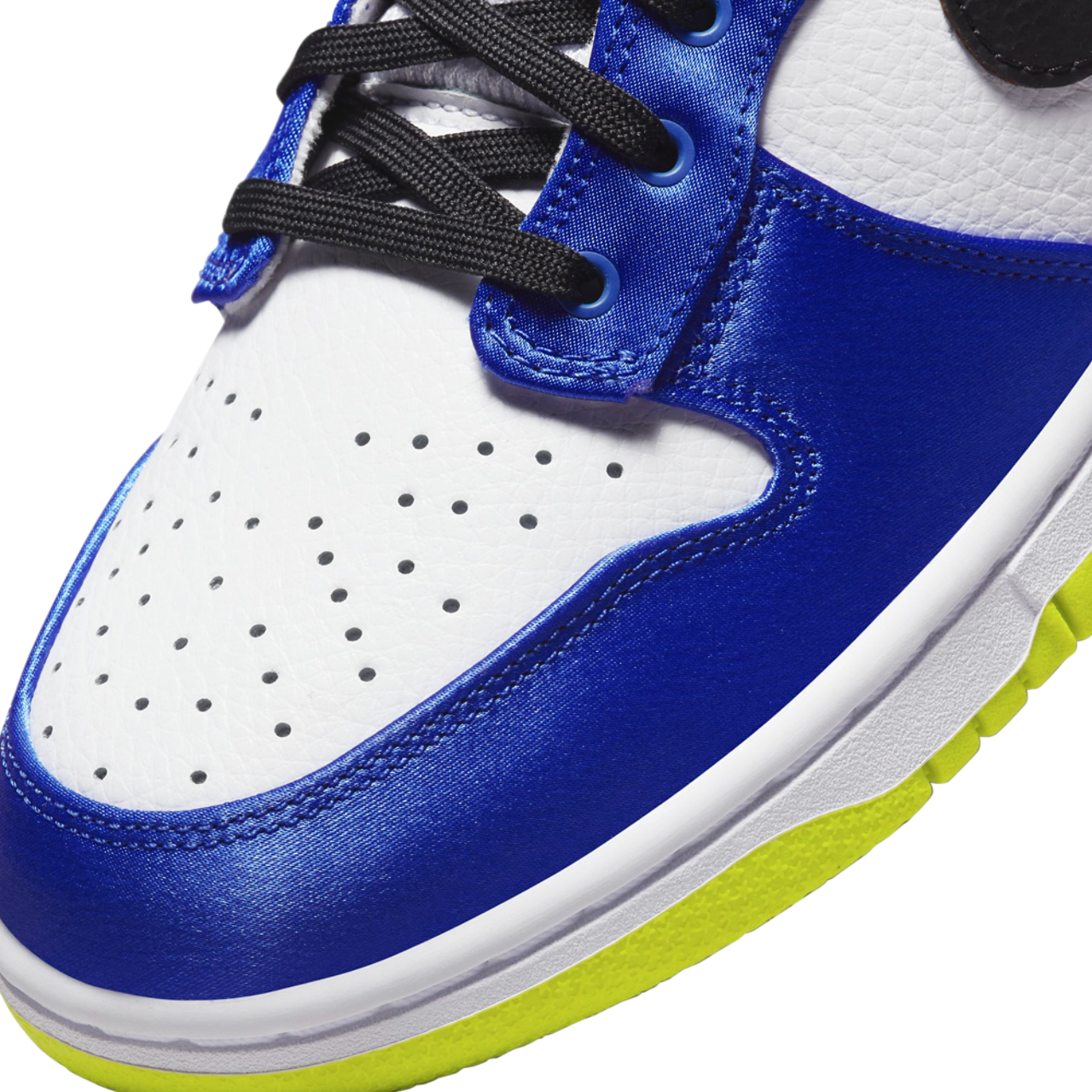 Nike Dunk High Image 6 of 8. Tap to open photo gallery.