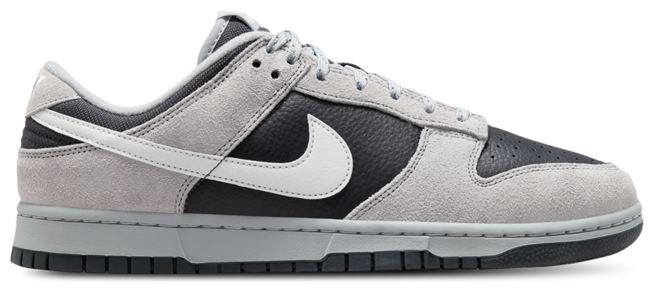 Nike Dunk Low Image 1 of 6. Tap to open photo gallery.