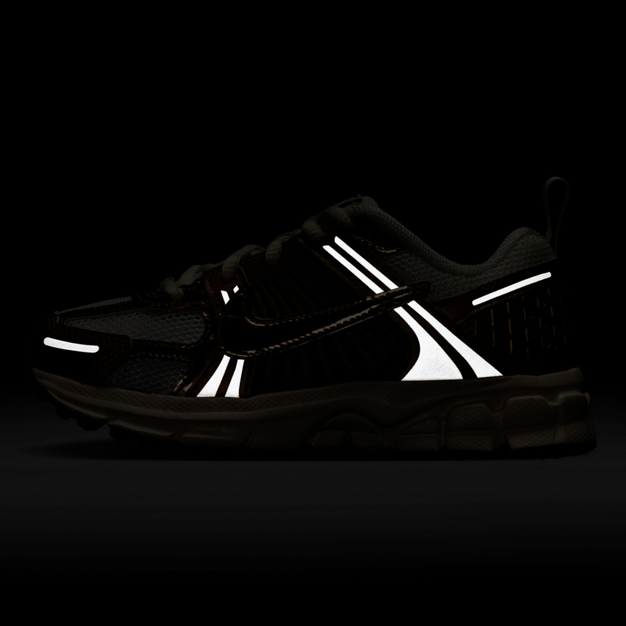 Nike Vomero 5 Lace NA45 Image 6 of 6. Tap to open photo gallery.