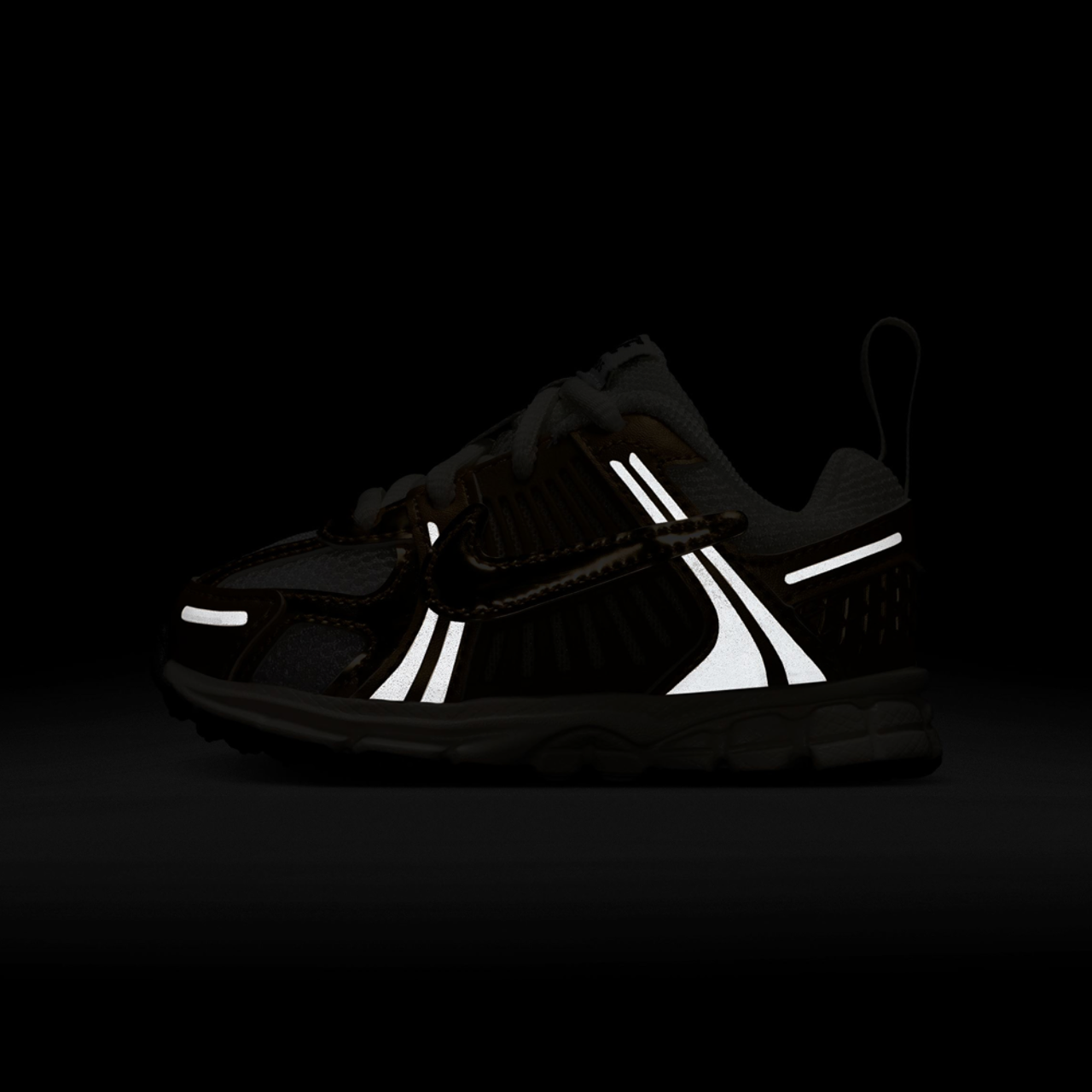Nike Vomero 5 Lace NA45 Image 6 of 6. Tap to open photo gallery.