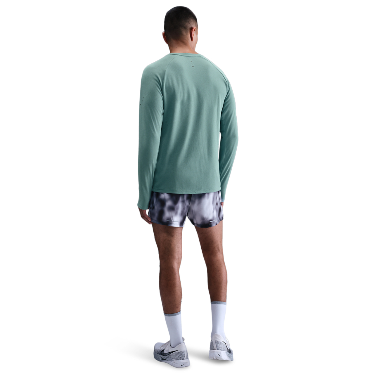 Nike Dri-FIT STRIDE WAFFLE CREW Image 4 of 4. Tap to open photo gallery.