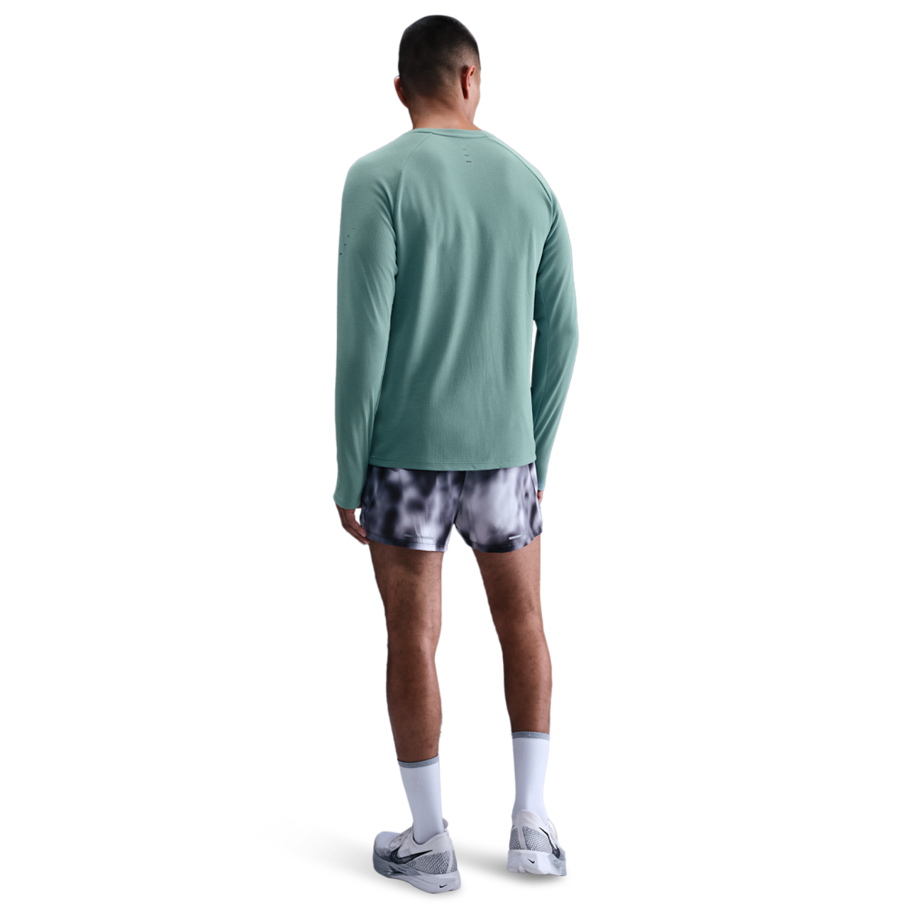 Nike Dri-FIT STRIDE WAFFLE CREW Image 4 of 4. Tap to open photo gallery.