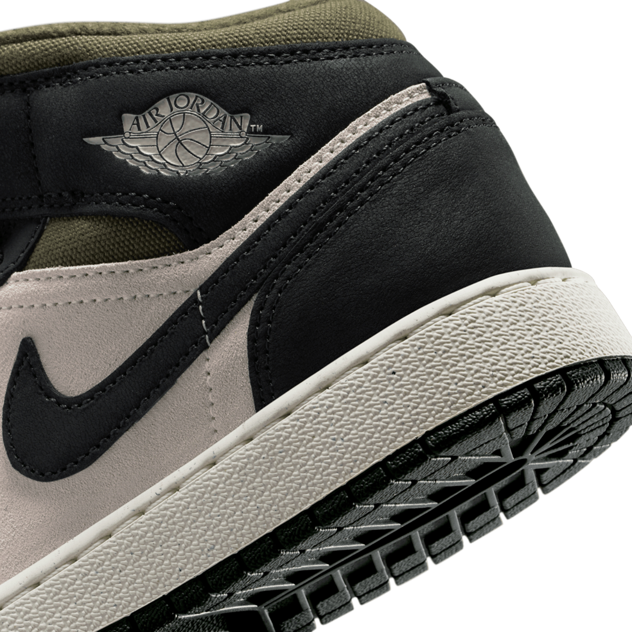 Jordan Air Jordan 1 Mid SE Image 8 of 8. Tap to open photo gallery.