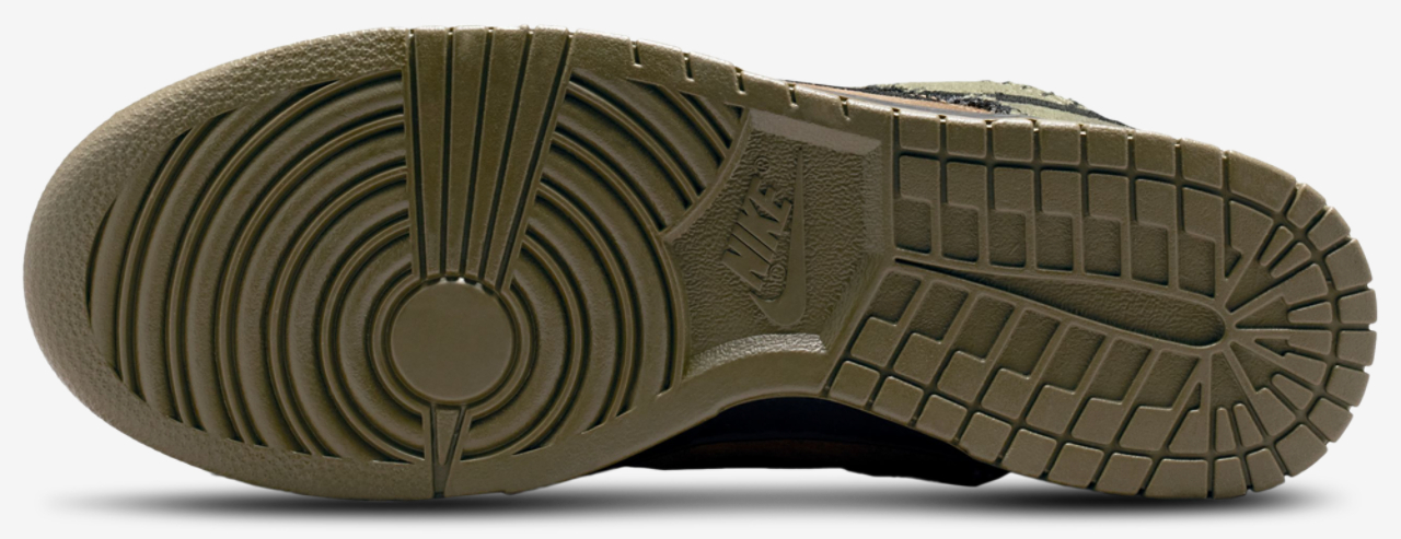 Nike Dunk Low Retro Image 5 of 5. Tap to open photo gallery.