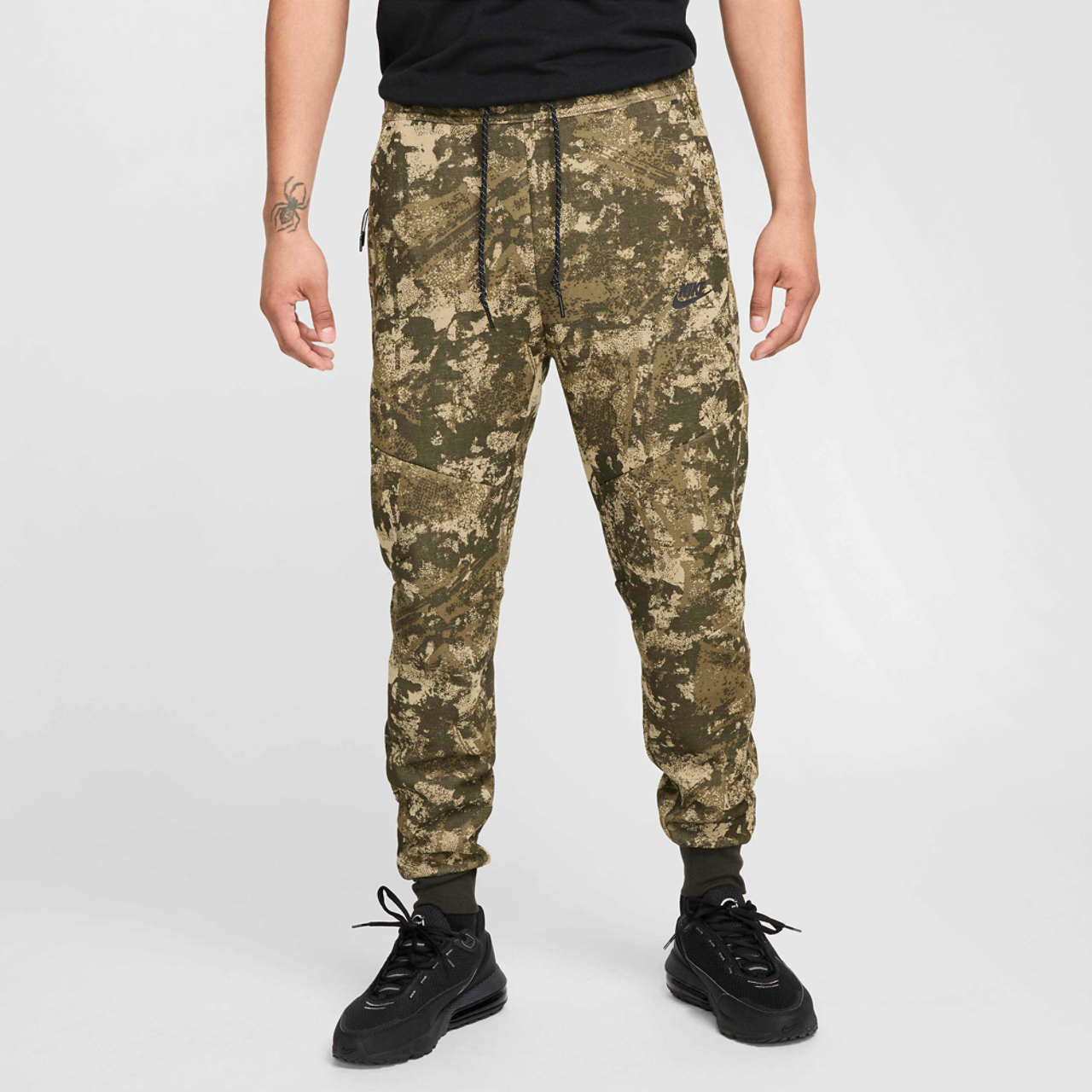 Nike Tech Fleece Joggers Gel Image 6 of 10. Tap to open photo gallery.