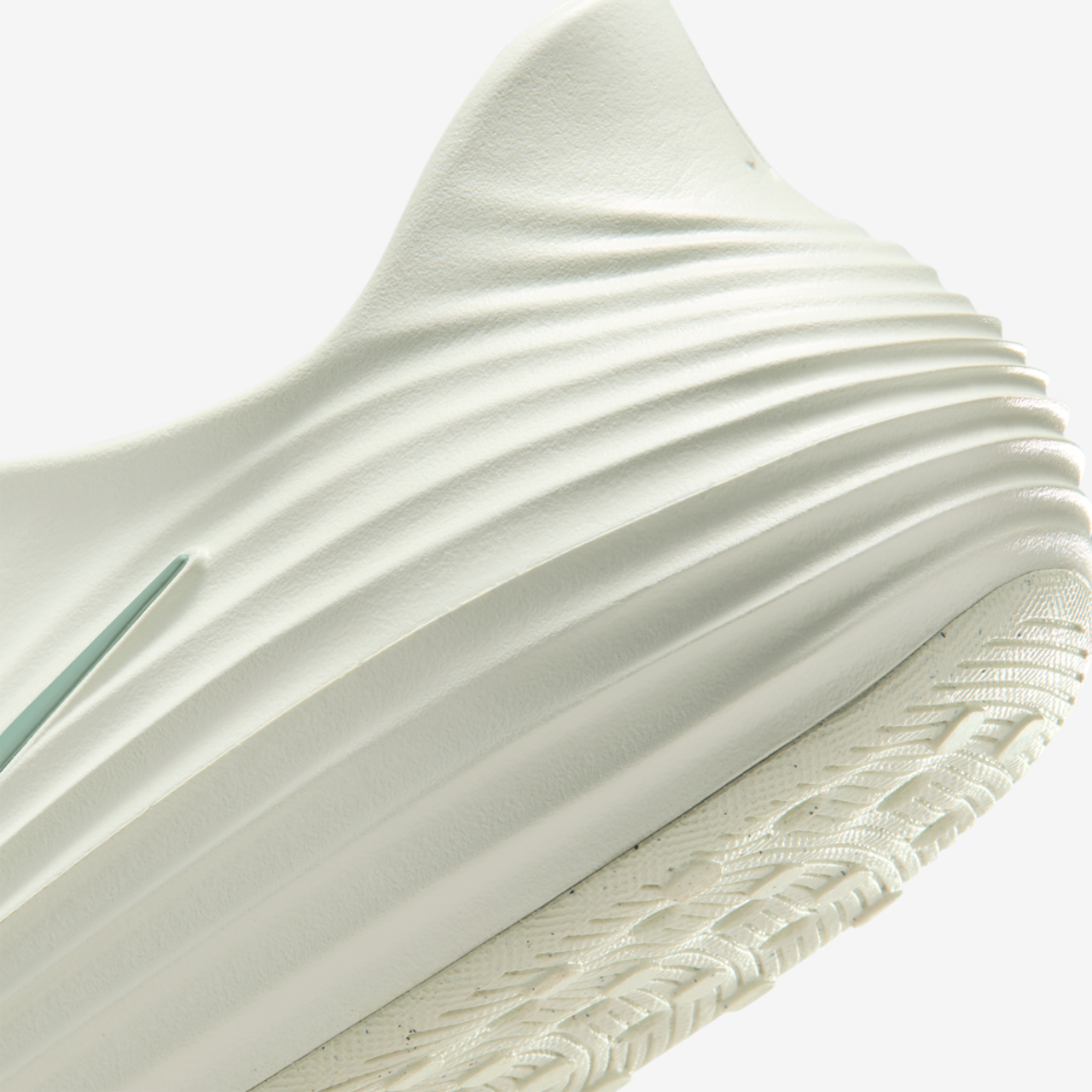 Nike ReactX Rejuven8 Image 8 of 8. Tap to open photo gallery.