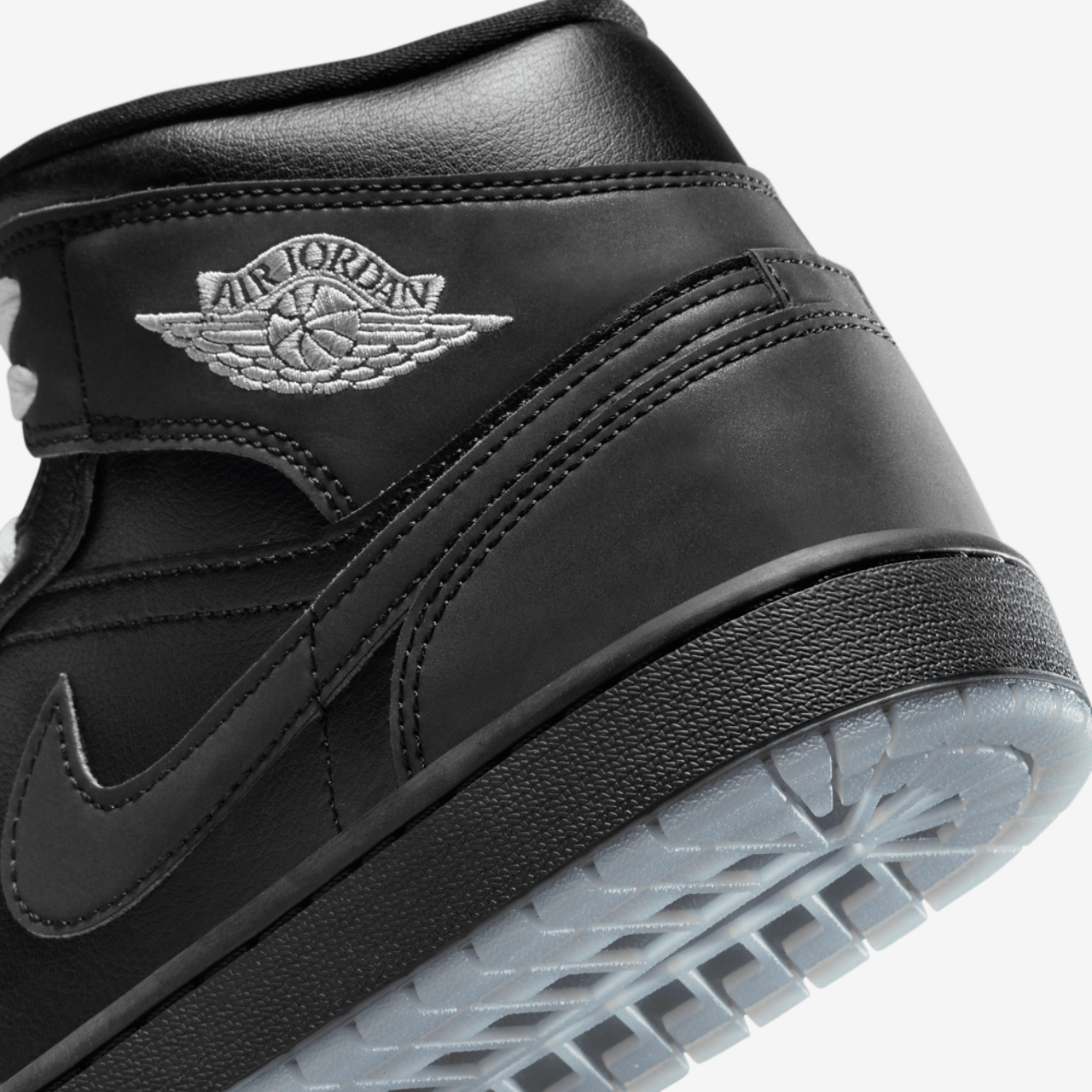 Jordan Air Jordan 1 Mid SE NAS Image 8 of 9. Tap to open photo gallery.